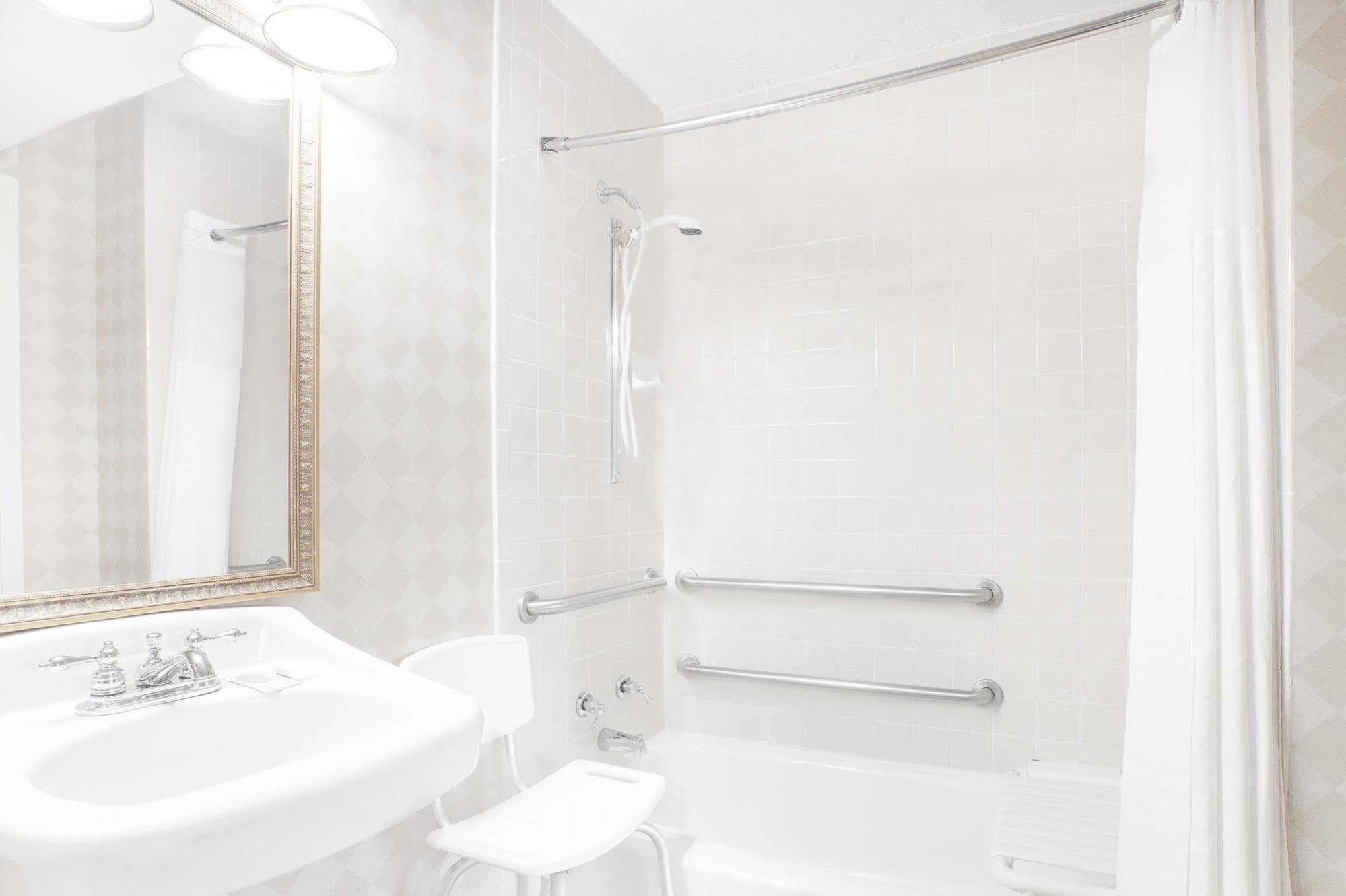 Motel Baymont By Wyndham Paris Esterno foto